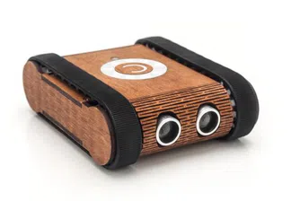 Малък робот учи децата на програмиране