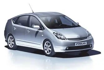 Prius най-продаван модел в Япония за четвърти месец