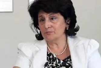 Банки подаряват време в кризата
