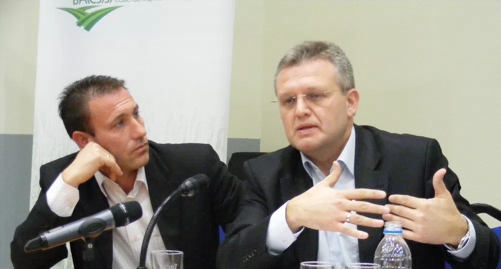 Комасацията в България започна (видео)