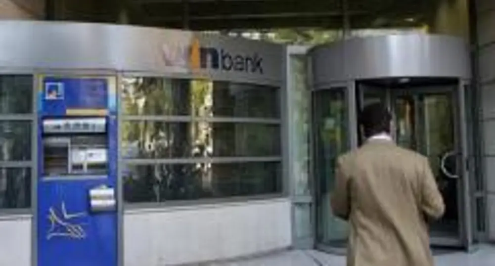 Piraeus offers to acquire Greek State's shares in two banks
