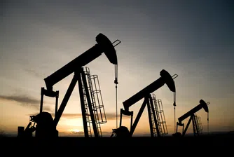 Петролът поевтиня с над 5% вчера