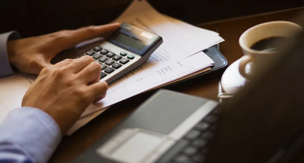 Икономисти очакват краткосрочно забавяне на растежa