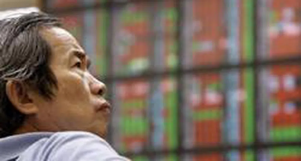 Спад за индексите и валутите в Азия