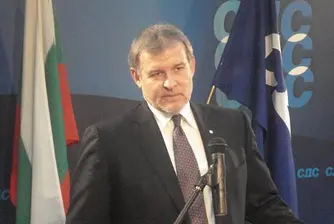 Христов: Могат да се съкратят 40-50 хил. ненужни служители