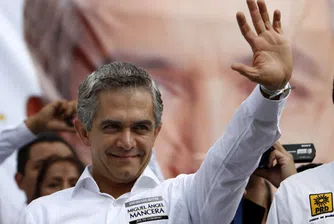 Кметът на мексиканската столица глобен за отсъствие от работа