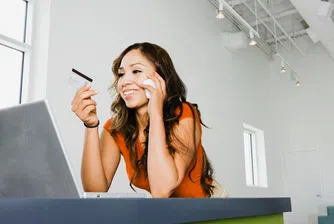 Онлайн пазаруването поскъпва