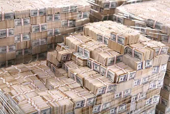 Ще поскъпва или поевтинява доларът?