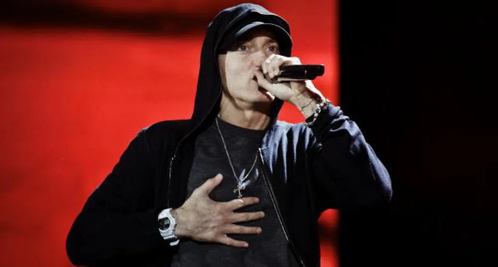 Еминем спечели 3.3 млн. долара за 2 дни
