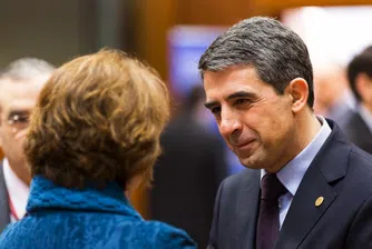 Плевнелиев: Да говорим с цифри и факти за дълга