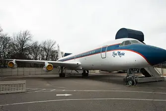 Продават на търг двата частни самолета на Елвис Пресли