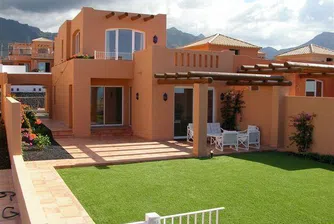 Цените на жилищата в Испания могат да паднат с още 27%