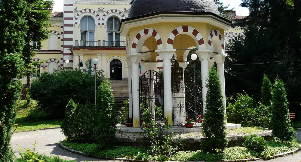 Съдия-изпълнител влезе в Семинарията