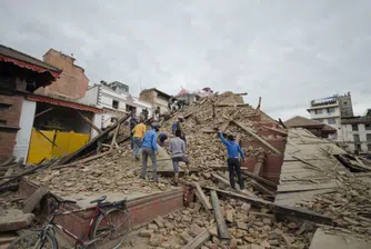 Броят на пострадалите от труса в Непал продължава да расте