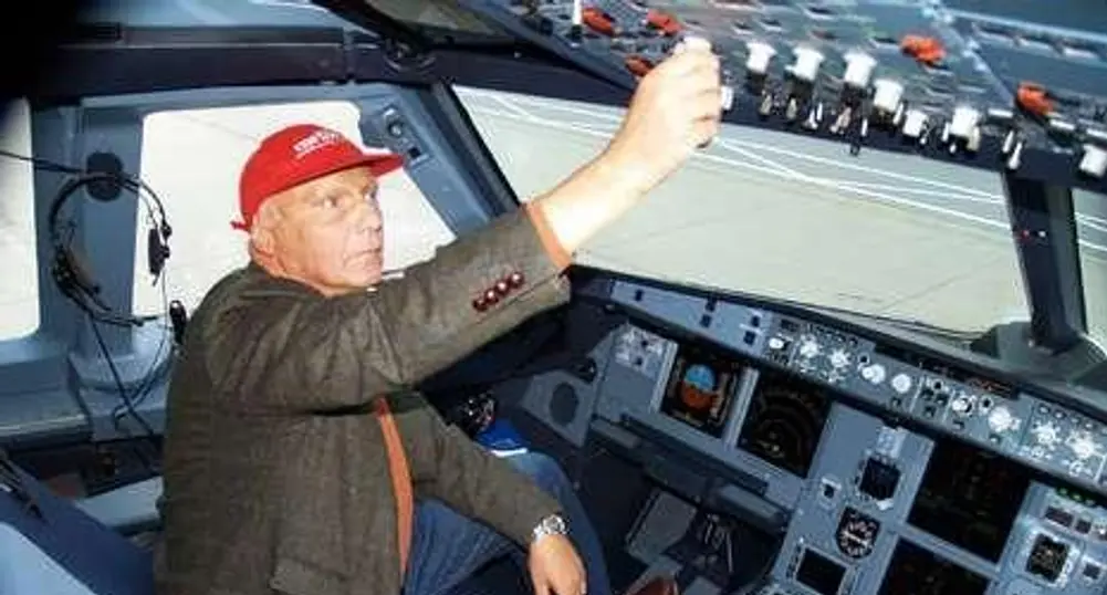 Ники Лауда ще пилотира полет на авиокомпания си