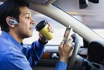 Колко неща можете да вършите, докато шофирате?