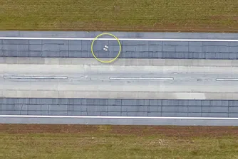 Най-странните самолетни писти - с гробове върху тях