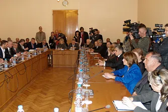 Вагони с интернет, душове и напитки пуска БДЖ