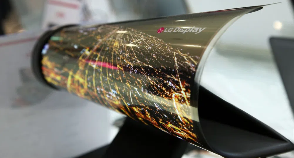 LG ще представи 18-инчов дисплей, който се навива като вестник