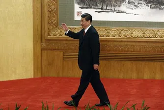 Новият лидер на Китай обеща да се бори с корупцията и бюрокрацията