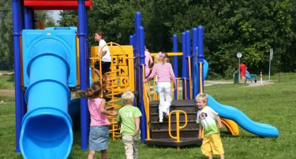 Изграждат детски кът за 14 000 лв. до НДК