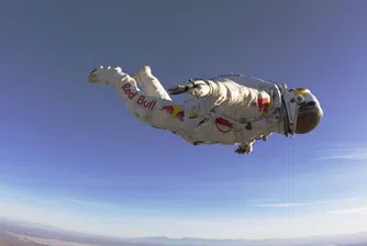 Нови видео от полета на Баумгартнер от Космоса