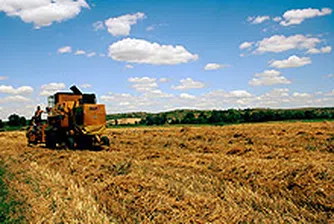 Тракторите в България – на по близо 20 години