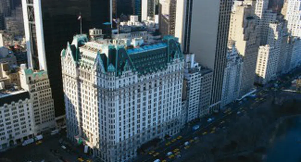 Индийски милиардер купи луксозния хотел Plaza в Манхатън