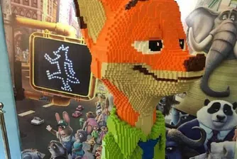 Хлапе унищожи за секунди фигура от Lego, сглобявана три дни