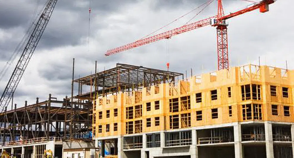 Спадът в жилищното строителство е около 60%