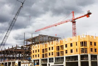 Спадът в жилищното строителство е около 60%