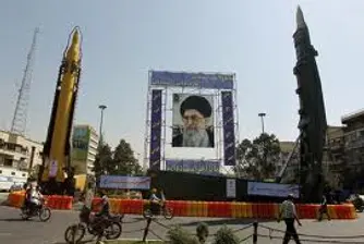 Иран получи първите 500 милиона долара от замразените си активи