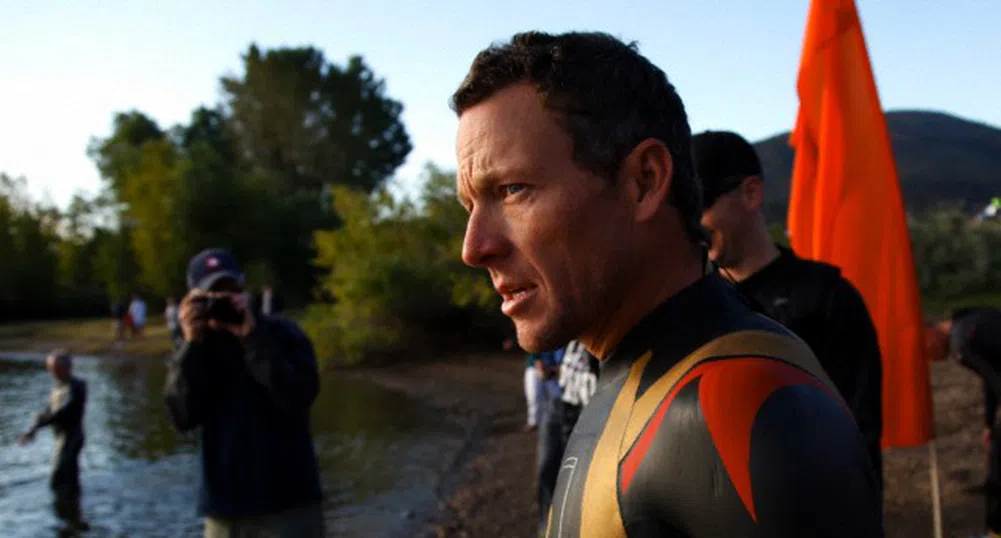 Забраниха на Ланс Армстронг да участва в състезание по плуване