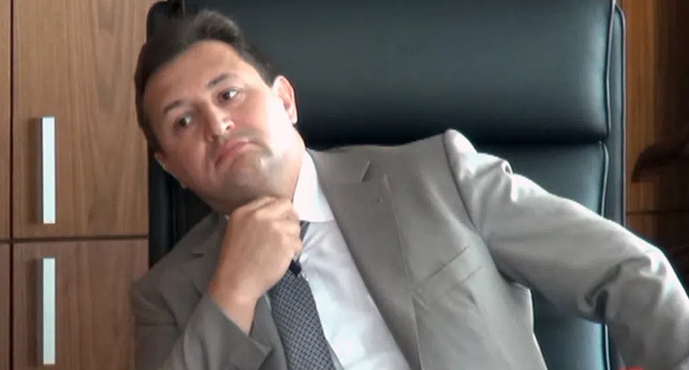 Банкер плати 1.5 млн. долара, за да бъде пуснат под домашен арест