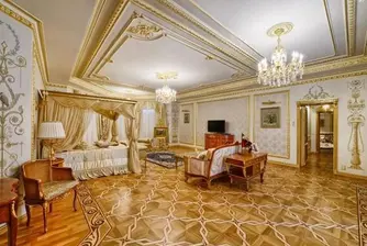 Дворцов лукс във вила за 100 млн. долара до Москва