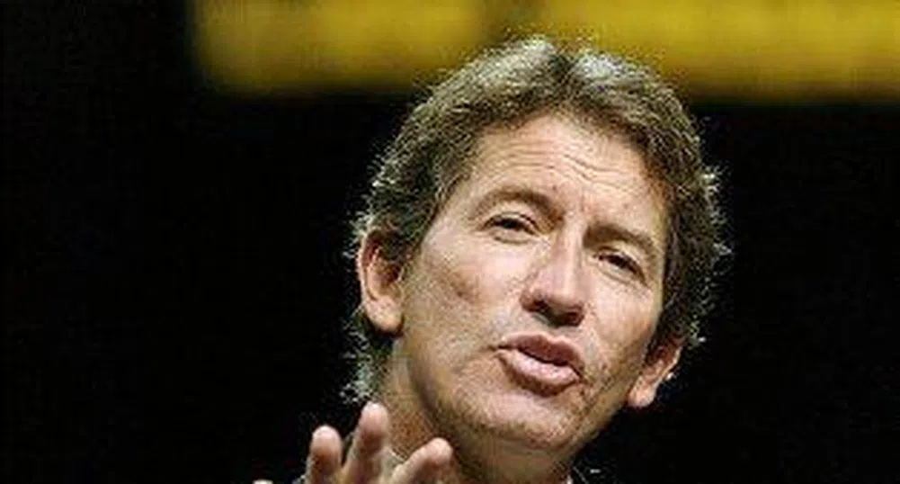 Слон нападна милиардер