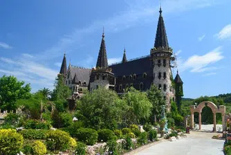 Брюксел награждава замъка в Равадиново