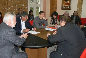 Неохим раздава премии по случай юбилея си