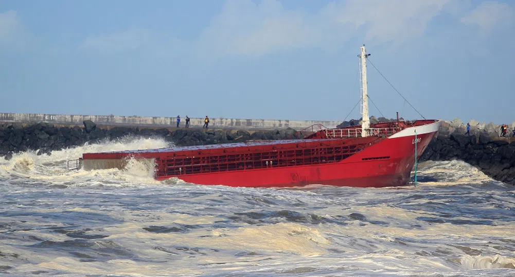 Франция се бори с екокатастрофа