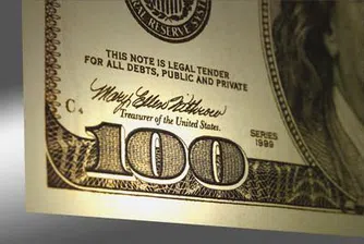 Доларът продължава своето отстъпление