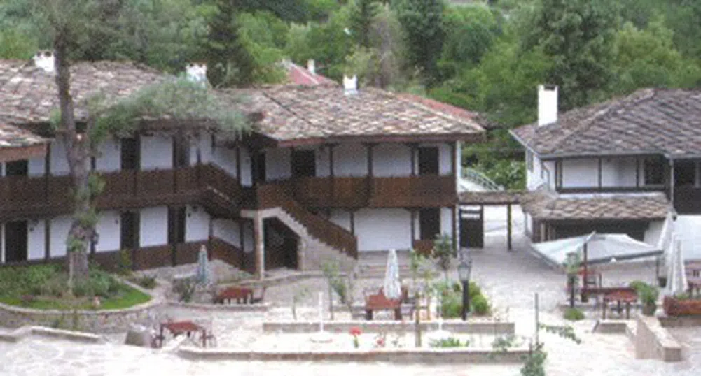 Българска кухня и балканско гостоприемство от комплекс Фенерите