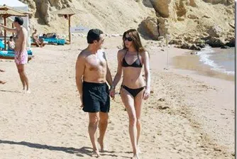 Продават замъка от детството на Карла Бруни