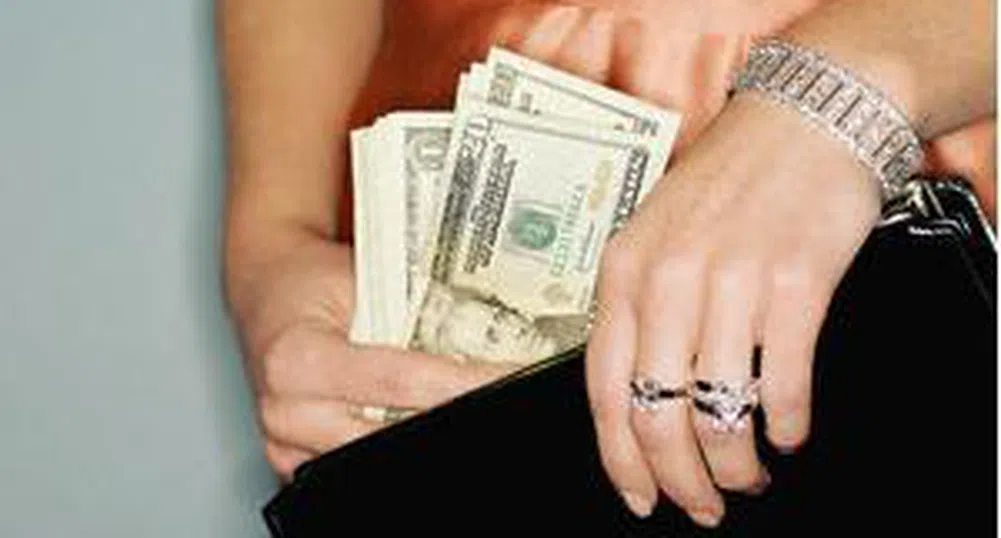 Бивша съпруга иска издръжка от 1 млн. долара на месец