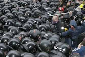 Най-малко 16 цивилни са новите жертви в Източна Украйна