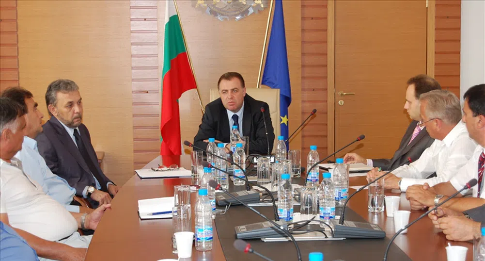 Обмислят забрана за клане на едри животни в двора