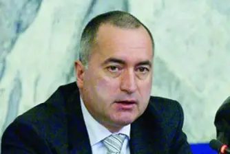 Иво Маринов остава заместник-министър по туризма