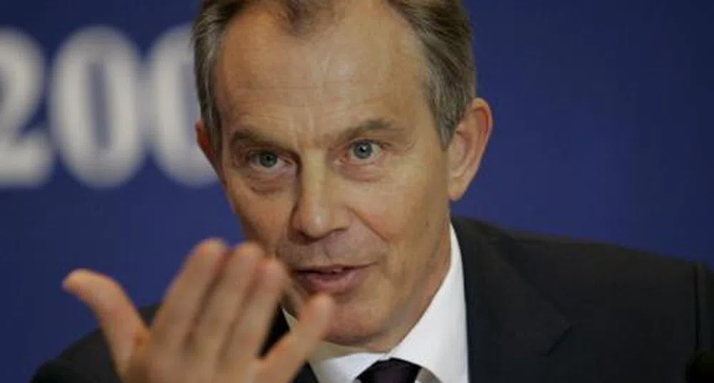 Жената на Блеър продава негови вещи на безценица