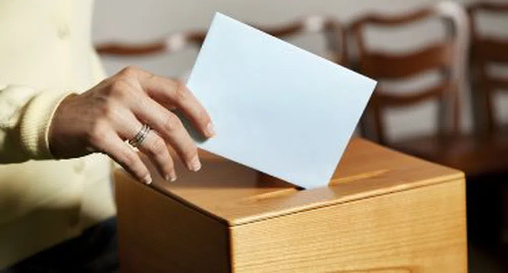 Избирателите за референдума се оказаха повече от населението на България