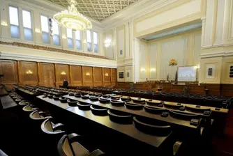 Депутатите отсякоха: по Великден ще почиват 10 дни