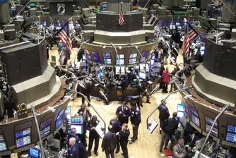 Късни разпродажби пратиха щатските индекси на минус